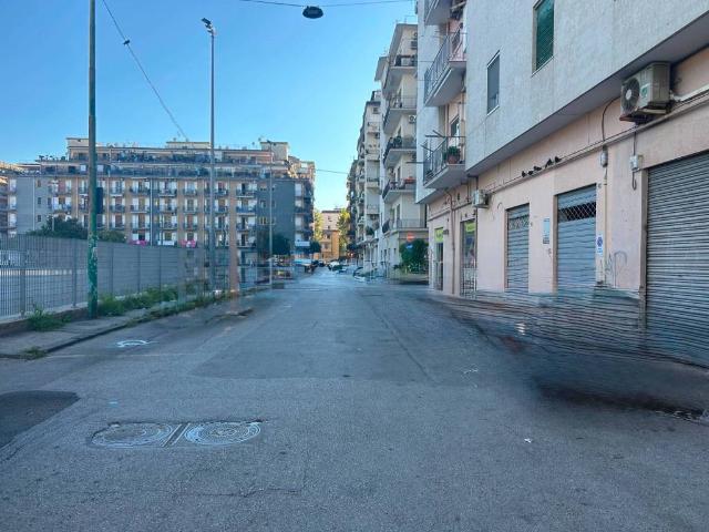Box in vendita a Torrione, Salerno