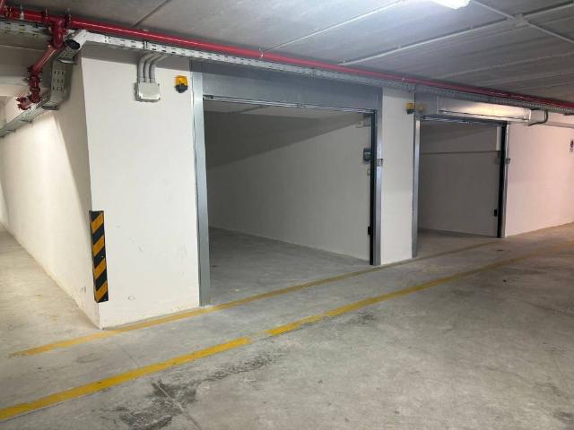 Box in vendita a Salerno, Campania
