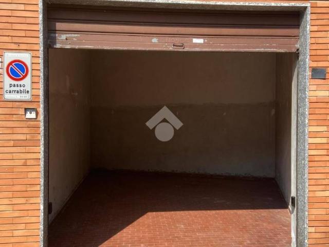 Box in vendita a Samarate, Lombardia