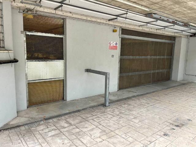 Box in vendita a Mare, Marche