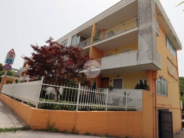 Box in vendita a Ponterotto, Marche