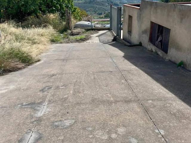 Box in vendita a San Cataldo, Sicilia
