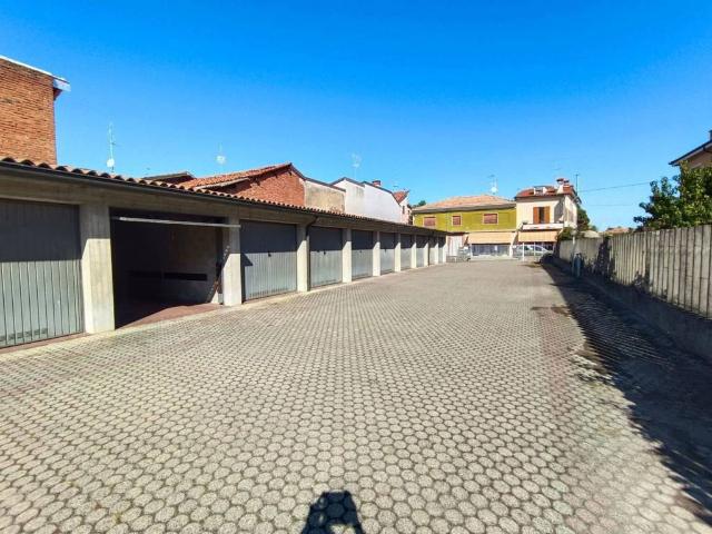 Box in vendita a Gerette, San Colombano Al Lambro