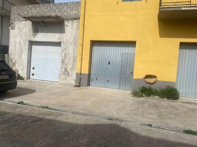 Box in vendita a San Giuliano Di Puglia, Molise