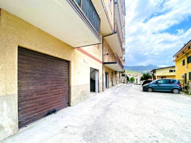 Box in vendita a Calabria, Cosenza