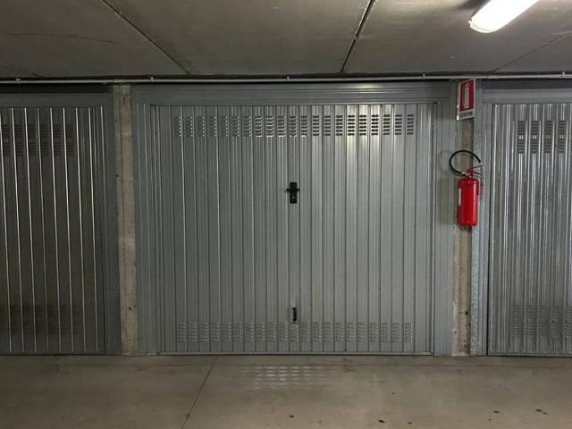 Box in vendita a San Martino Siccomario, Lombardia