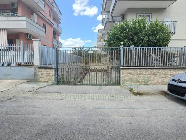 Box in vendita a San Nicola La Strada, Campania