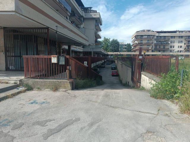 Box in vendita a San Nicola La Strada, Campania