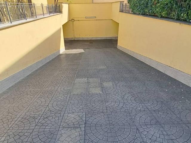 Box in vendita a San Paolo Bel Sito, Campania