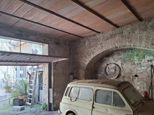 Box in vendita a San Prisco, Campania