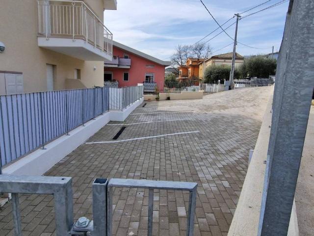 Box in vendita a San Vito Chietino, Abruzzo
