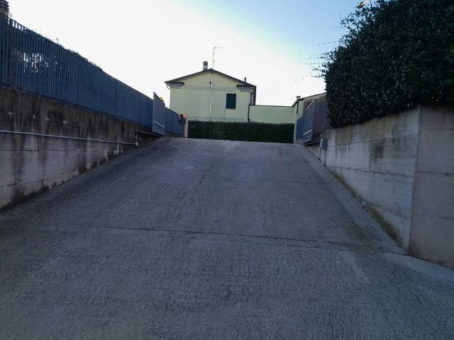 Box in vendita a Sanguinetto, Veneto