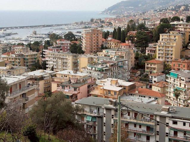 Box in vendita a Poggio di Sanremo, San Remo