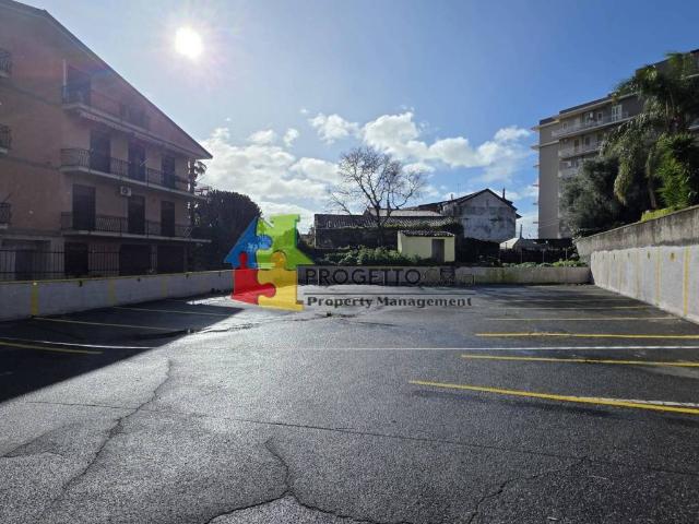Box in vendita a Sant'agata Li Battiati, Sicilia