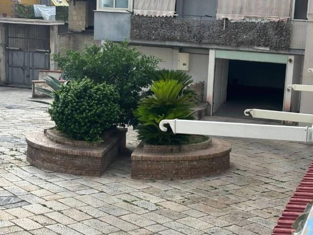 Box in vendita a Sant'antimo, Campania