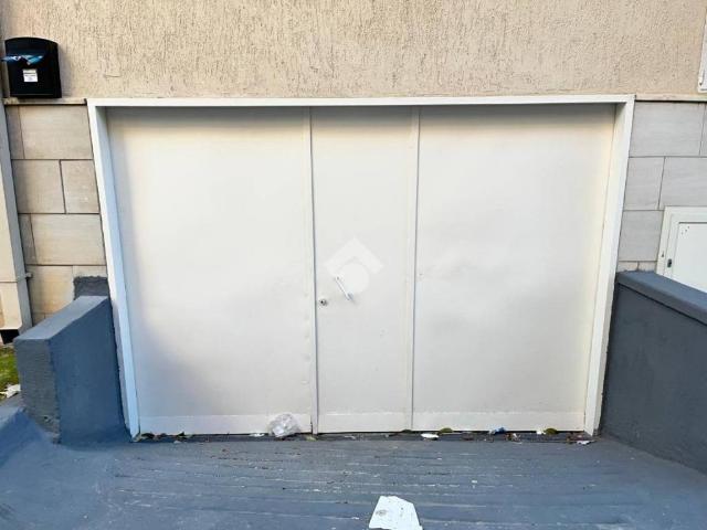 Box in vendita a Puglia, Bari