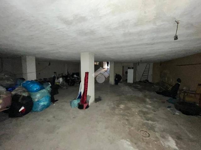 Box in vendita a Puglia, Bari