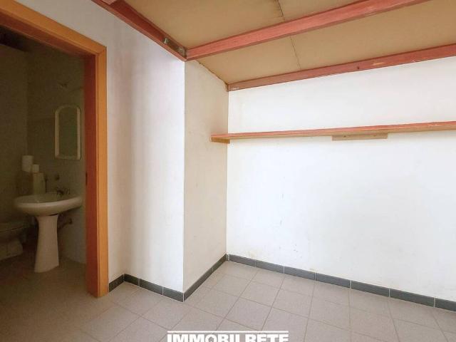 Box in vendita a Puglia, Bari