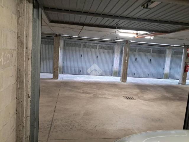 Box in vendita a Villaggio Matteotti, Saronno