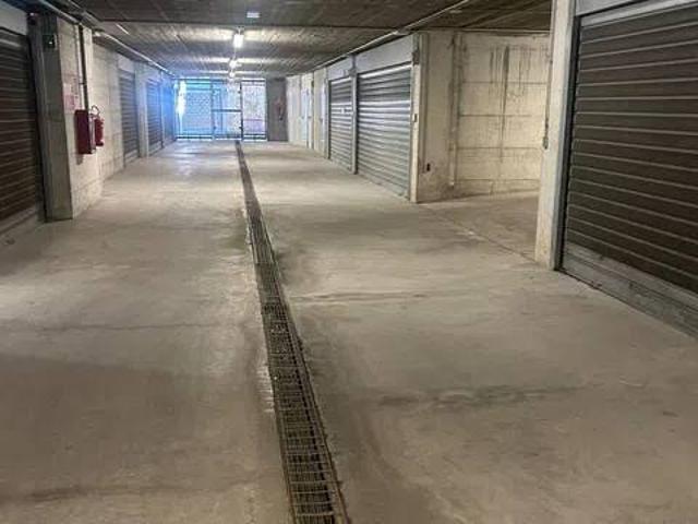 Box in vendita a Sarzana, Liguria