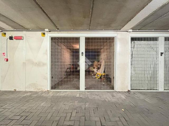 Box in vendita a Sarzana, Liguria