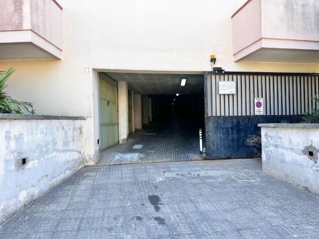 Box in vendita a San Giovanni, Cala Di Volpe