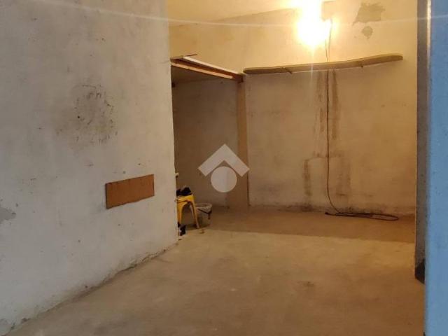 Box in vendita a Unione dei comuni del Distretto Ceramico, Sassuolo