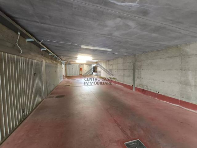 Box in vendita a Gavarno-Tribulina, Scanzorosciate