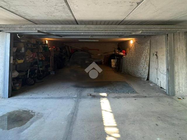 Box in vendita a Castelletto, Senago
