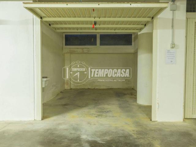 Box in vendita a Saline, Marche