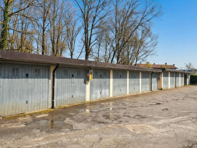 Box in vendita a San Carlo, Seregno