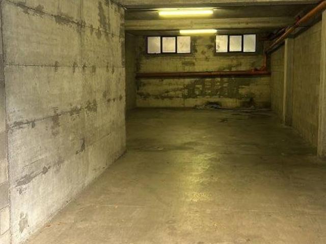 Box in vendita a Seregno, Lombardia