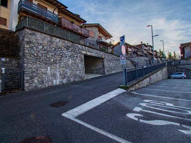 Box in vendita a Comunità Montana della Valle Brembana, Serina