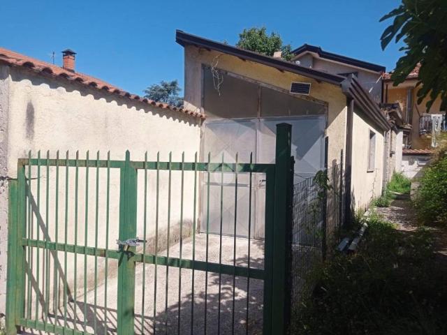 Box in vendita a Serino, Campania