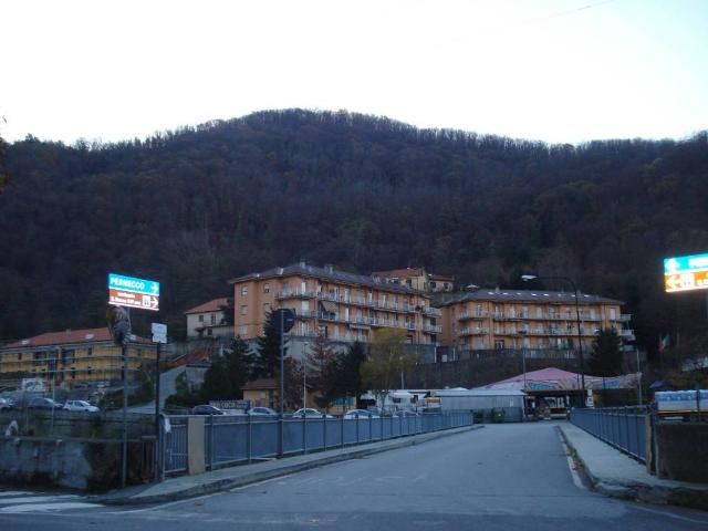 Box in vendita a Serra Riccò, Liguria