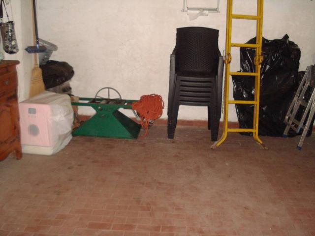 Box in vendita a Serra Riccò, Liguria
