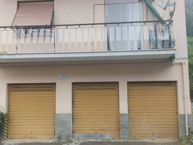Box in vendita a Serra Riccò, Liguria