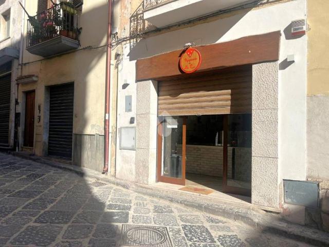 Box in vendita a Sessa Aurunca, Campania