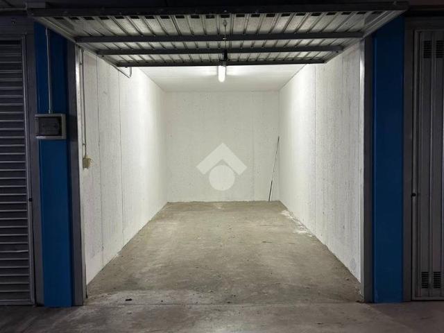 Box in vendita a Seguro, Settimo Milanese