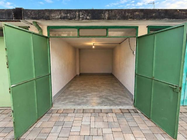 Box in vendita a Settimo Torinese, Torino