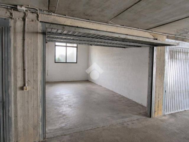 Box in vendita a Sirone, Lombardia