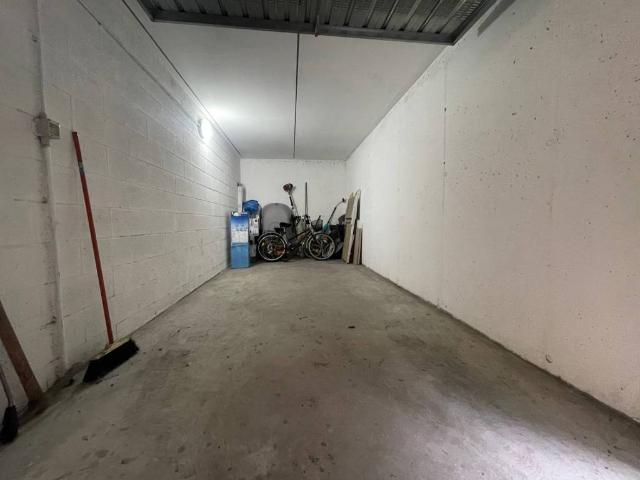 Box in vendita a Sirone, Lombardia