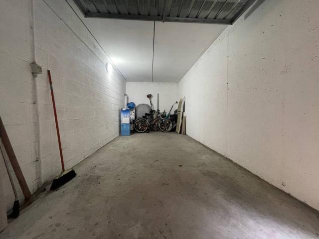 Box in vendita a Sirone, Lombardia