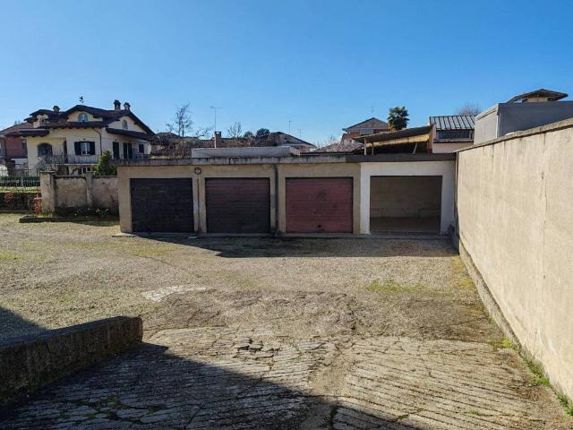 Box in vendita a Sommariva del Bosco, Piemonte