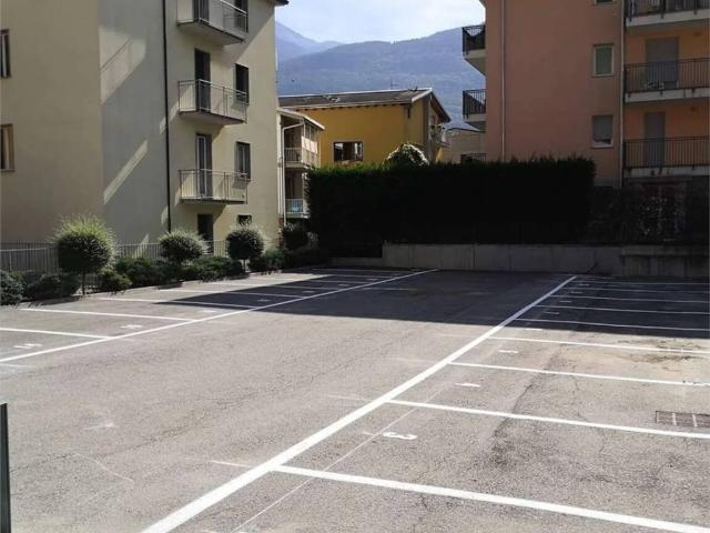 Box in vendita a Sondrio, Lombardia