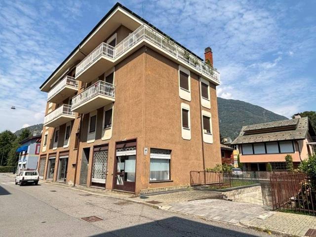 Box in vendita a Sondrio, Lombardia