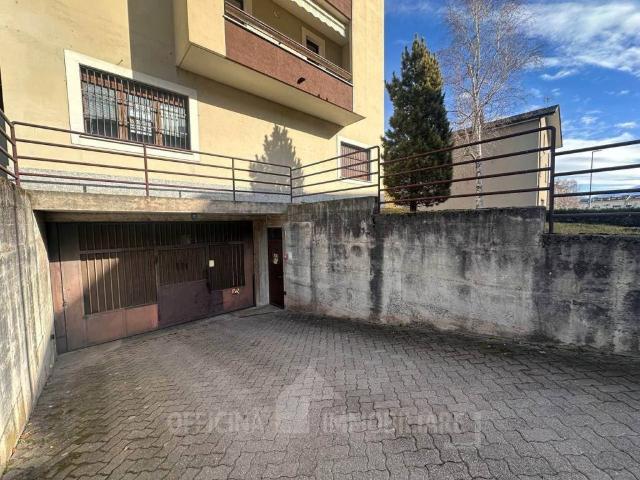 Box in vendita a Sondrio, Lombardia