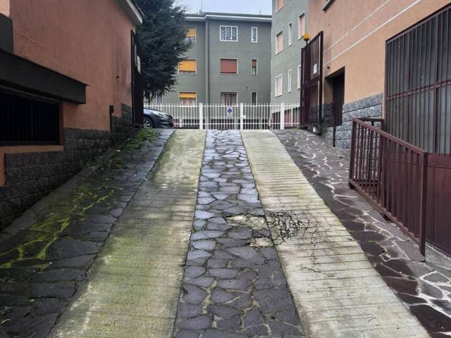 Box in vendita a Sordio, Lombardia
