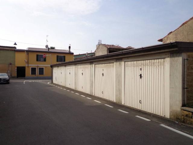 Box in vendita a Soresina, Lombardia