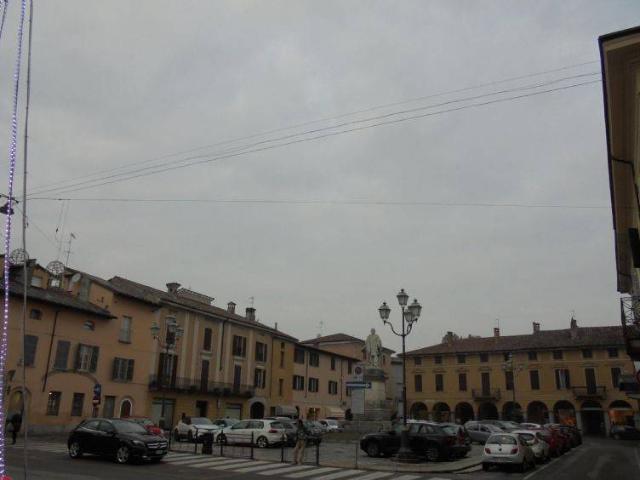 Box in vendita a Soresina, Lombardia